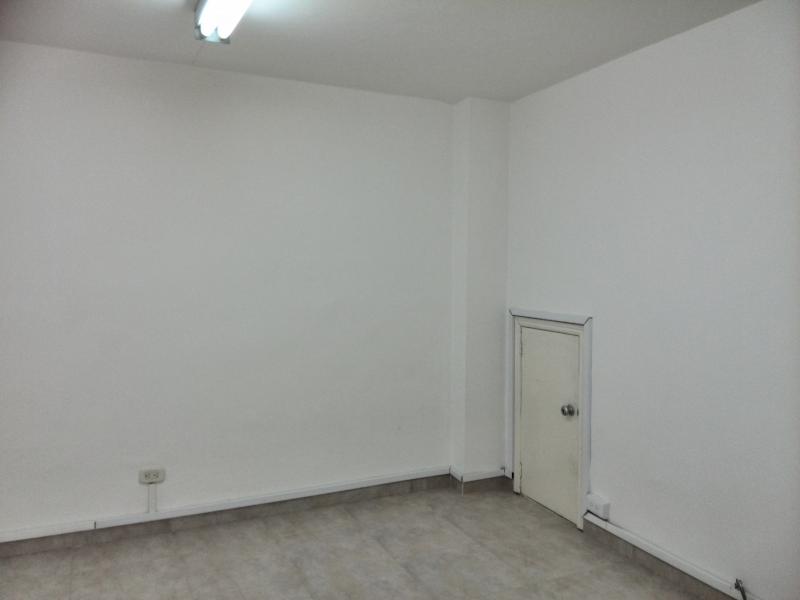 Oficina en arriendo en El Lago, Bogotá, 16 m² · foto 12 de 17