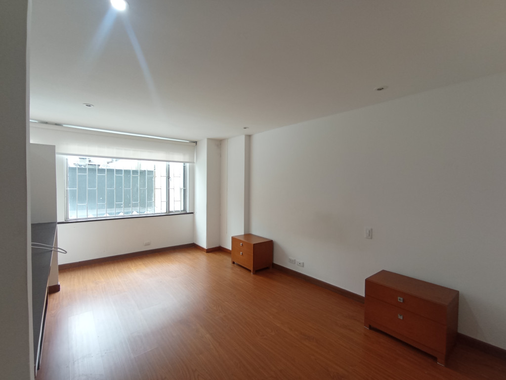 Apartaestudio en venta en Los Rosales, Bogotá, 50 m² · foto 12 de 20