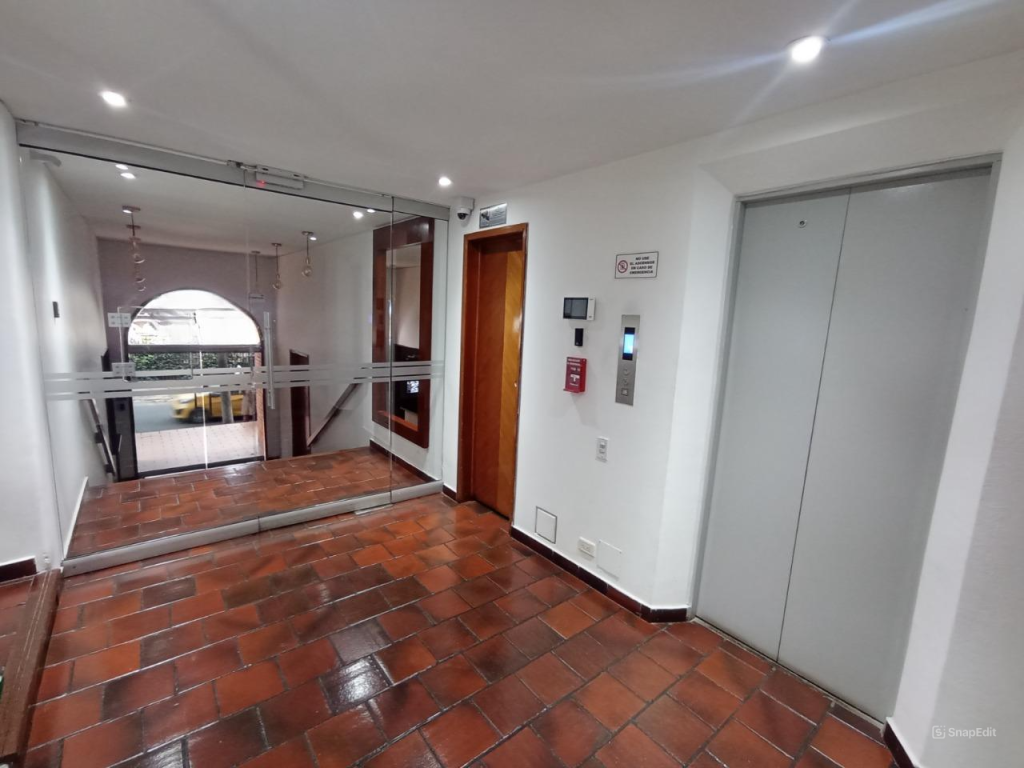 Apartaestudio en venta en Los Rosales, Bogotá, 50 m² · foto 18 de 20