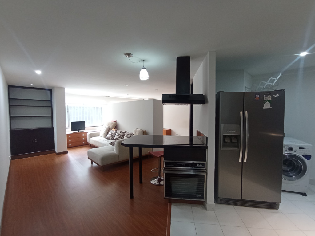 Apartaestudio en venta en Los Rosales, Bogotá, 50 m² · foto 2 de 20