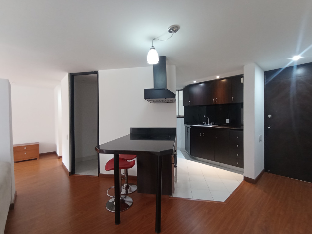 Apartaestudio en venta en Los Rosales, Bogotá, 50 m² · foto 4 de 20