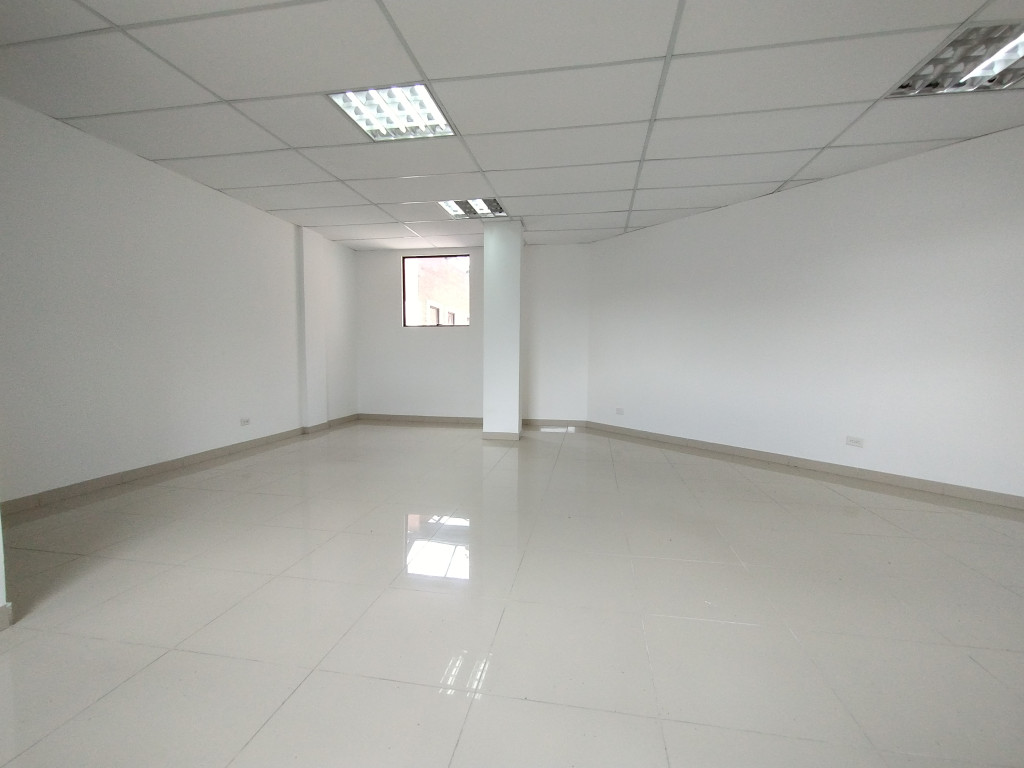 Local en venta en Suba Centro, Bogotá, 77 m² · foto 10 de 18