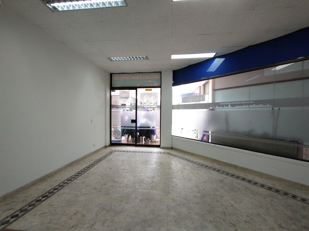 Local en venta en Suba Centro, Bogotá, 77 m² · foto 5 de 18
