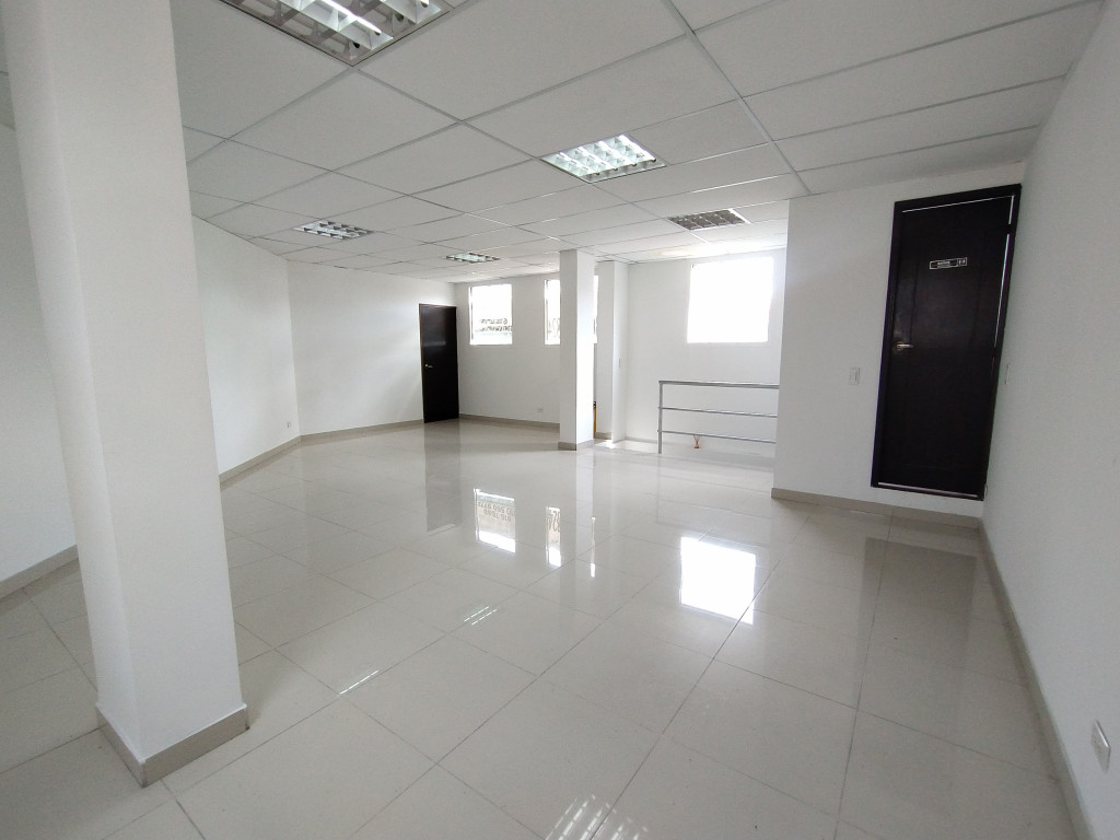 Local en venta en Suba Centro, Bogotá, 77 m² · foto 8 de 18