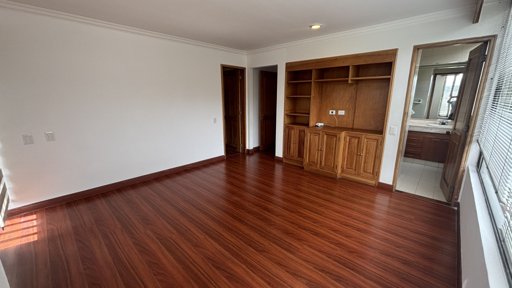 Apartamento de 3 alcobas en venta en Los Lagartos, Bogotá, 176 m² · foto 13 de 24