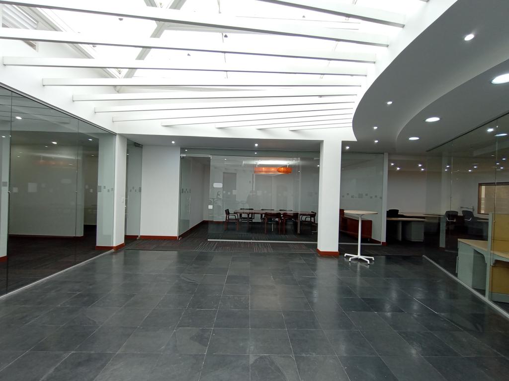 Oficina en arriendo en El Nogal, Bogotá, 433 m² · foto 5 de 24