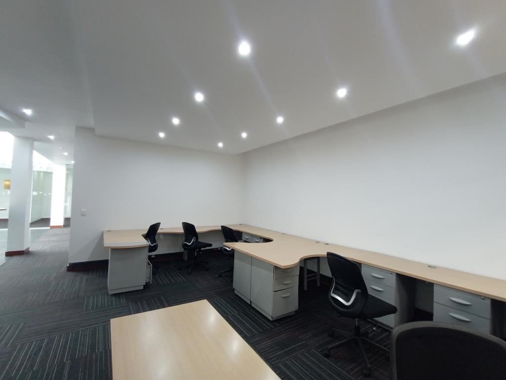Oficina en arriendo en El Nogal, Bogotá, 433 m² · foto 15 de 24