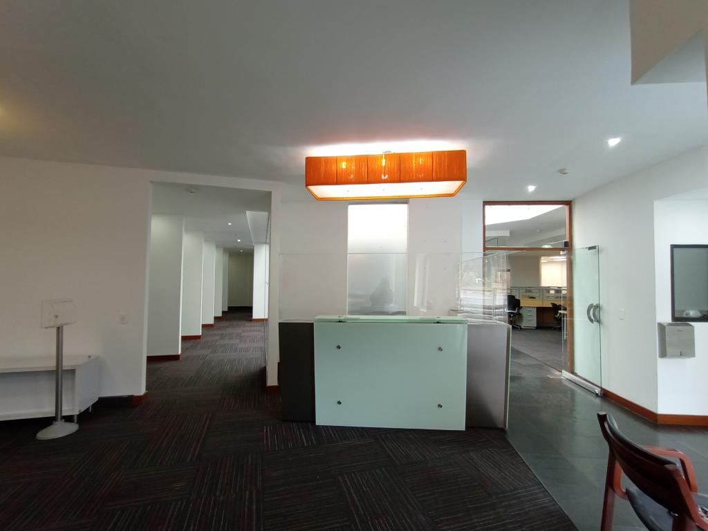Oficina en arriendo en El Nogal, Bogotá, 433 m² · foto 2 de 24