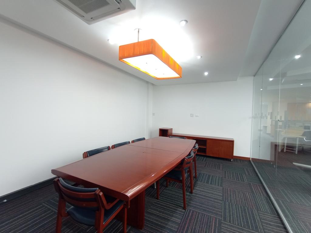 Oficina en arriendo en El Nogal, Bogotá, 433 m² · foto 8 de 24