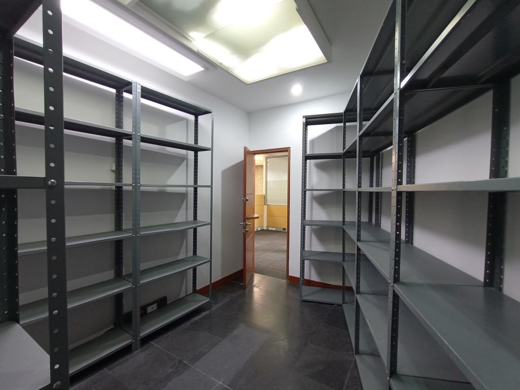 Oficina en arriendo en El Nogal, Bogotá, 433 m² · foto 16 de 24