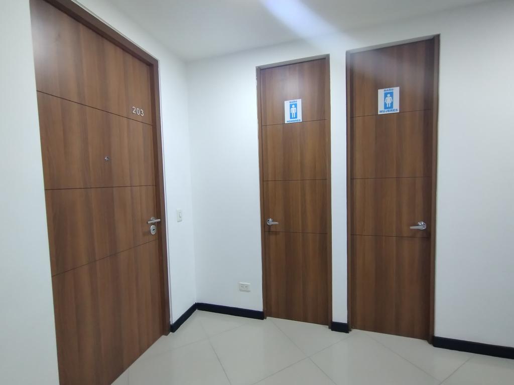 Oficina en arriendo en Santa Barbara, Bogotá, 56 m² · foto 9 de 14