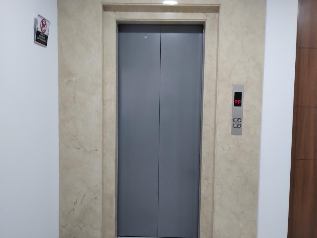 Oficina en arriendo en Santa Barbara, Bogotá, 56 m² · foto 10 de 14