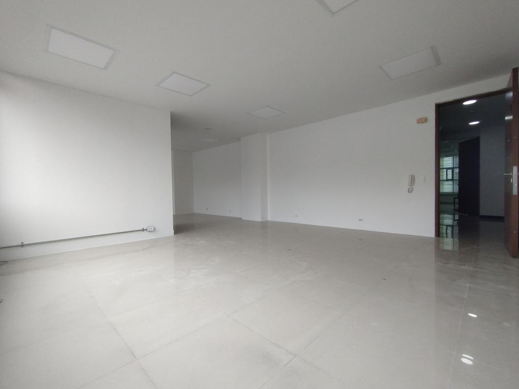 Oficina en arriendo en Santa Barbara, Bogotá, 56 m² · foto 3 de 14
