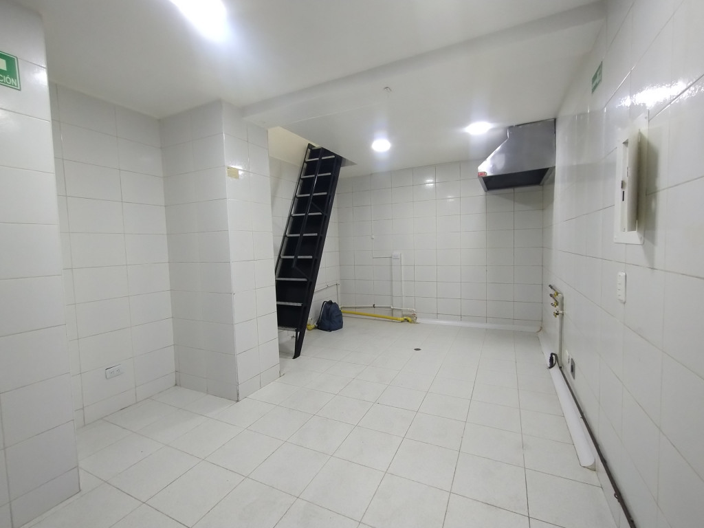 Local en venta en Sucre, Bogotá, 30 m² · foto 3 de 12