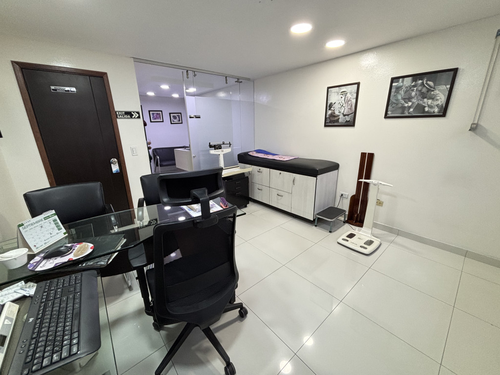 Consultorio en venta en Santa Barbara Occidental, Bogotá, 25 m² · foto 10 de 15