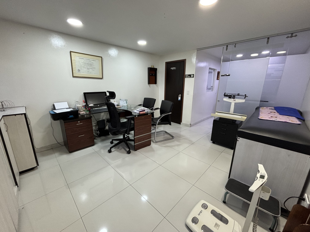 Consultorio en venta en Santa Barbara Occidental, Bogotá, 25 m² · foto 11 de 15