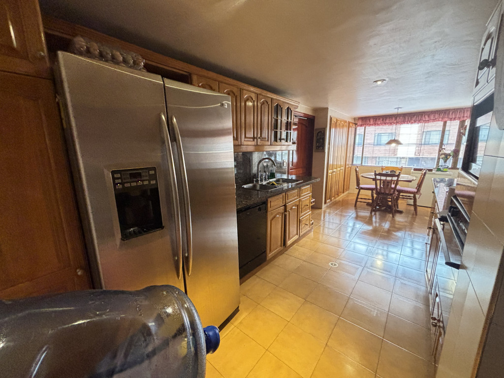 Apartamento de 3 alcobas en venta en Santa Barbara Occidental, Bogotá, 225 m² · foto 9 de 24