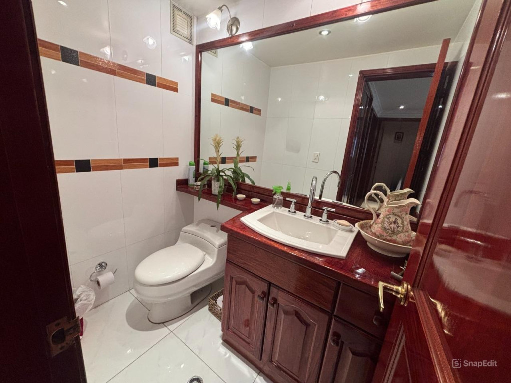 Apartamento de 3 alcobas en venta en Santa Barbara Occidental, Bogotá, 225 m² · foto 7 de 24