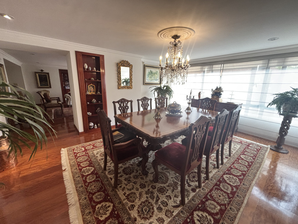 Apartamento de 3 alcobas en venta en Santa Barbara Occidental, Bogotá, 225 m² · foto 6 de 24