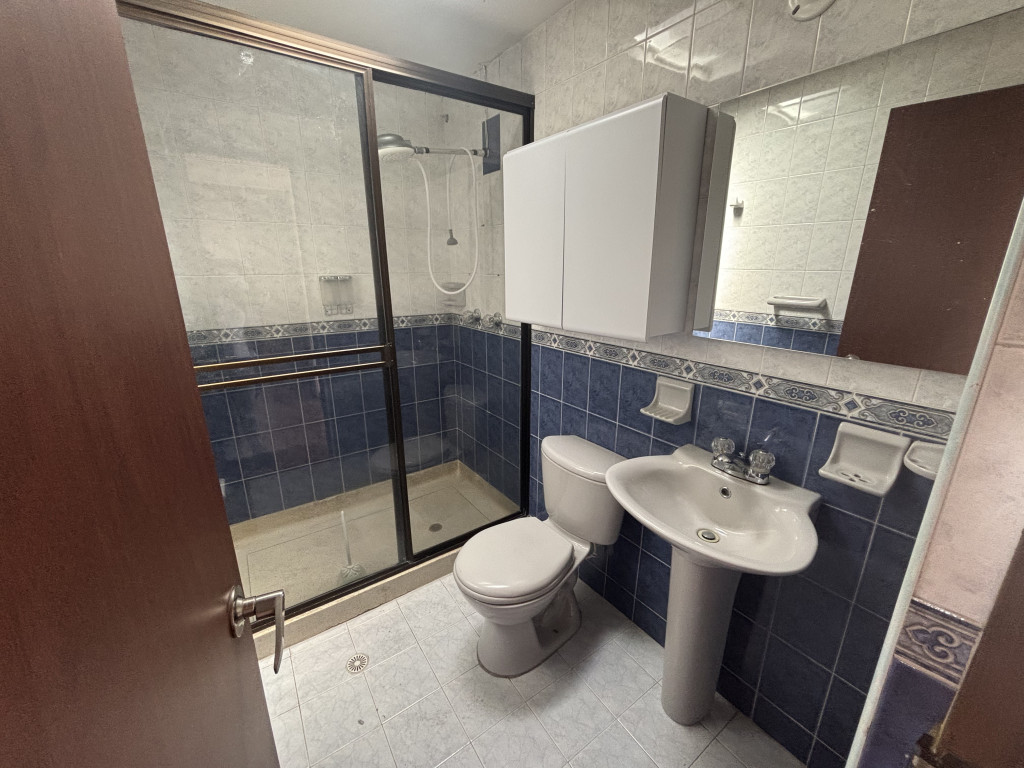 Casa de 5 alcobas en venta en Los Cedros, Bogotá, 204 m² · foto 11 de 24