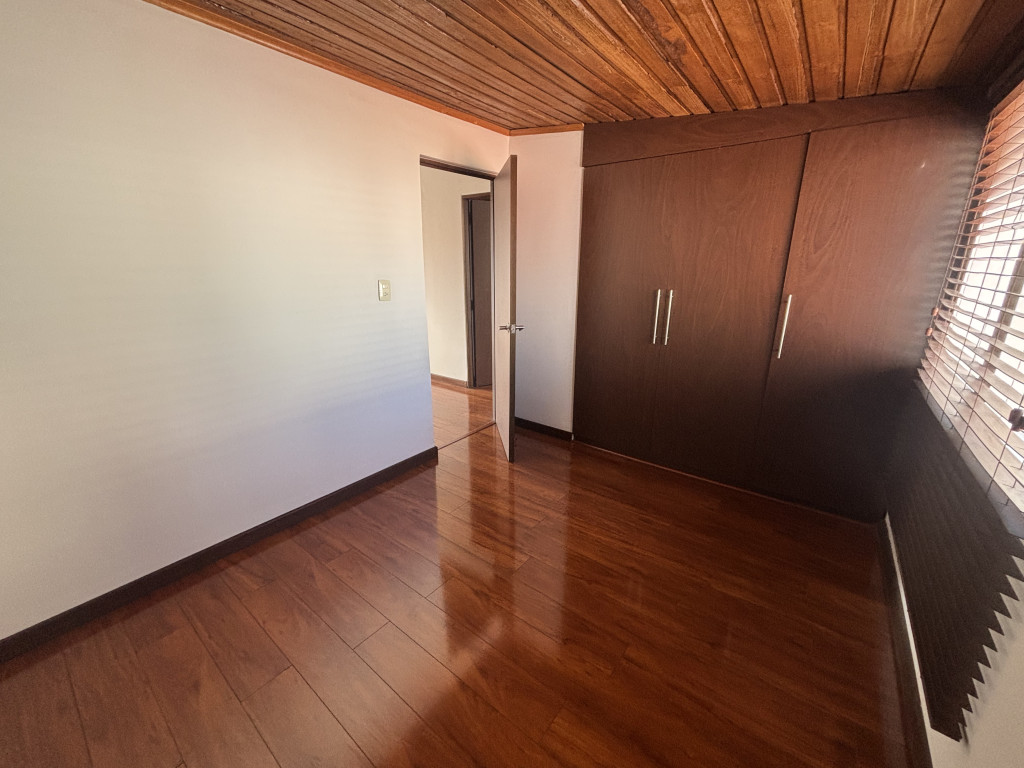 Casa de 5 alcobas en venta en Los Cedros, Bogotá, 204 m² · foto 13 de 24