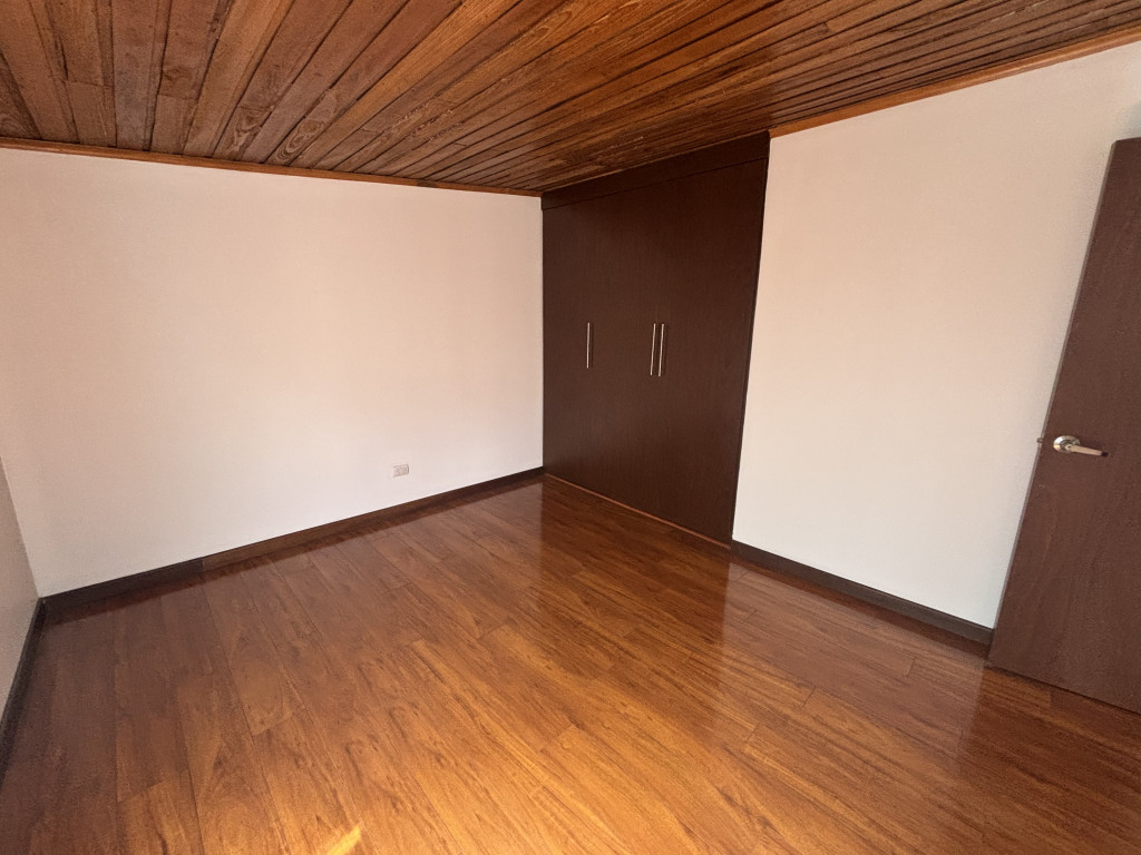 Casa de 5 alcobas en venta en Los Cedros, Bogotá, 204 m² · foto 15 de 24