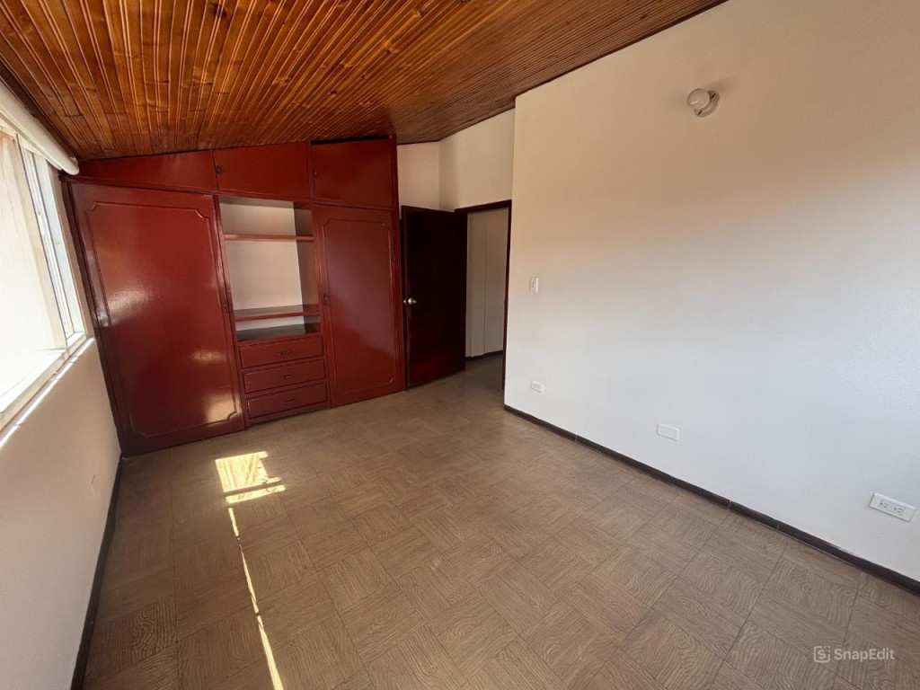 Casa de 5 alcobas en venta en Los Cedros, Bogotá, 204 m² · foto 18 de 24