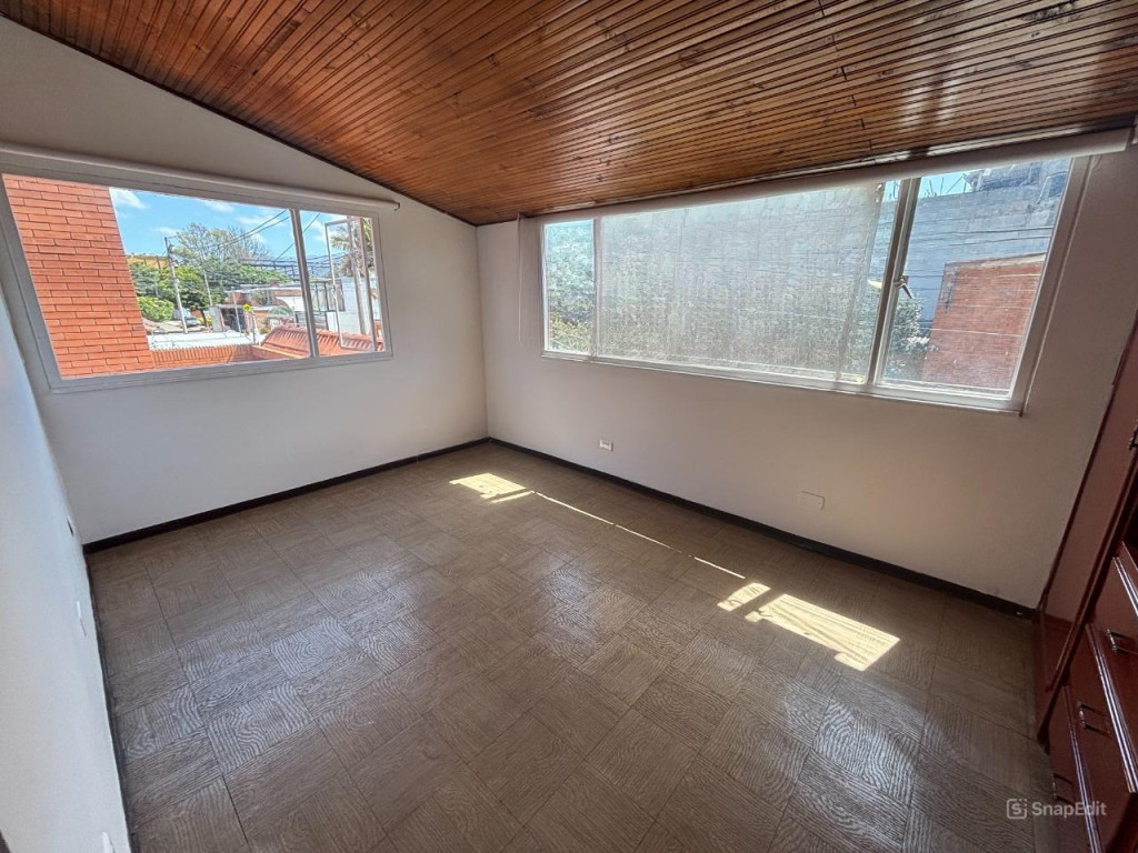 Casa de 5 alcobas en venta en Los Cedros, Bogotá, 204 m² · foto 22 de 24