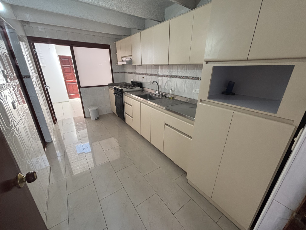 Casa de 5 alcobas en venta en Los Cedros, Bogotá, 204 m² · foto 6 de 24