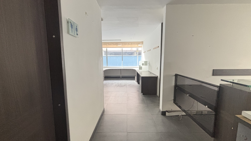 Oficina en arriendo en Santa Barbara Occidental, Bogotá, 94 m² · foto 2 de 19