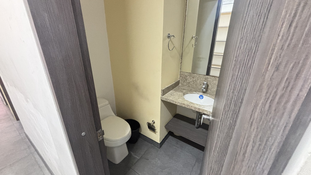 Oficina en arriendo en Santa Barbara Occidental, Bogotá, 94 m² · foto 8 de 19