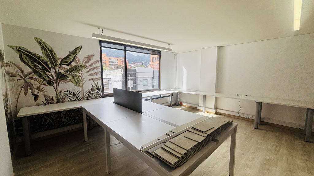 Oficina en arriendo en El Lago, Bogotá, 32 m² · foto 4 de 14