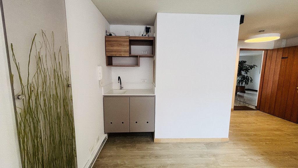 Oficina en arriendo en El Lago, Bogotá, 32 m² · foto 6 de 14