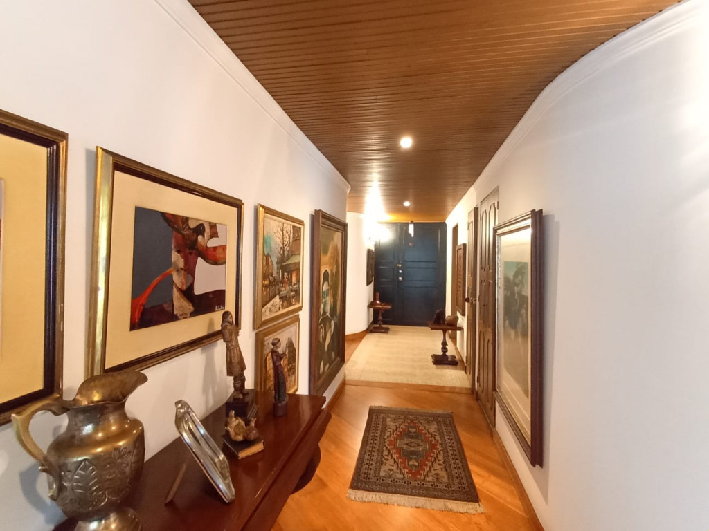 Apartamento de 3 alcobas en venta en Chico Norte, Bogotá, 178 m² · foto 10 de 24