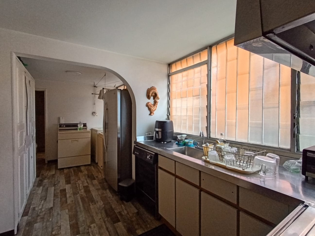 Apartamento de 3 alcobas en venta en Chico Norte, Bogotá, 178 m² · foto 12 de 24