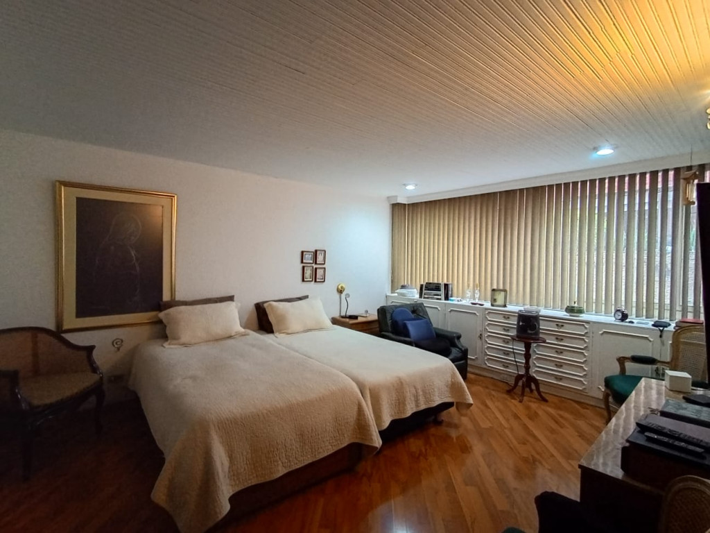 Apartamento de 3 alcobas en venta en Chico Norte, Bogotá, 178 m² · foto 17 de 24