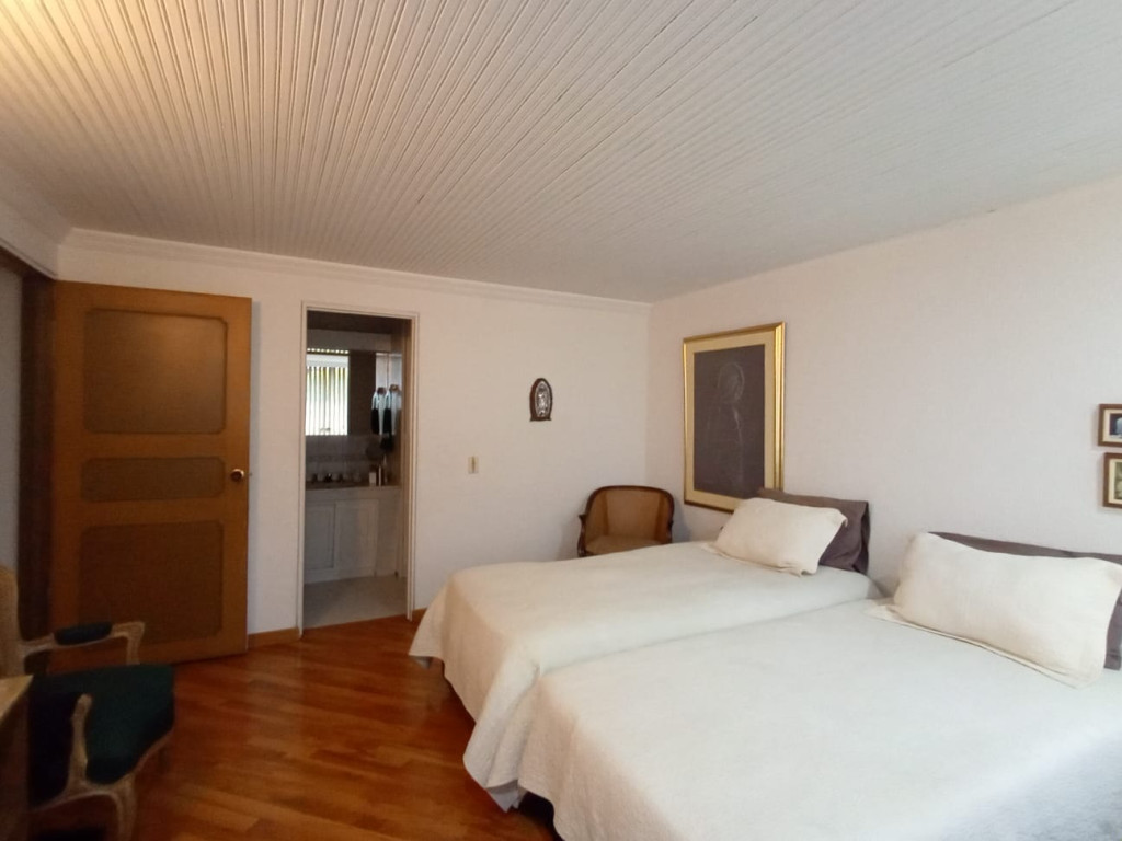Apartamento de 3 alcobas en venta en Chico Norte, Bogotá, 178 m² · foto 18 de 24