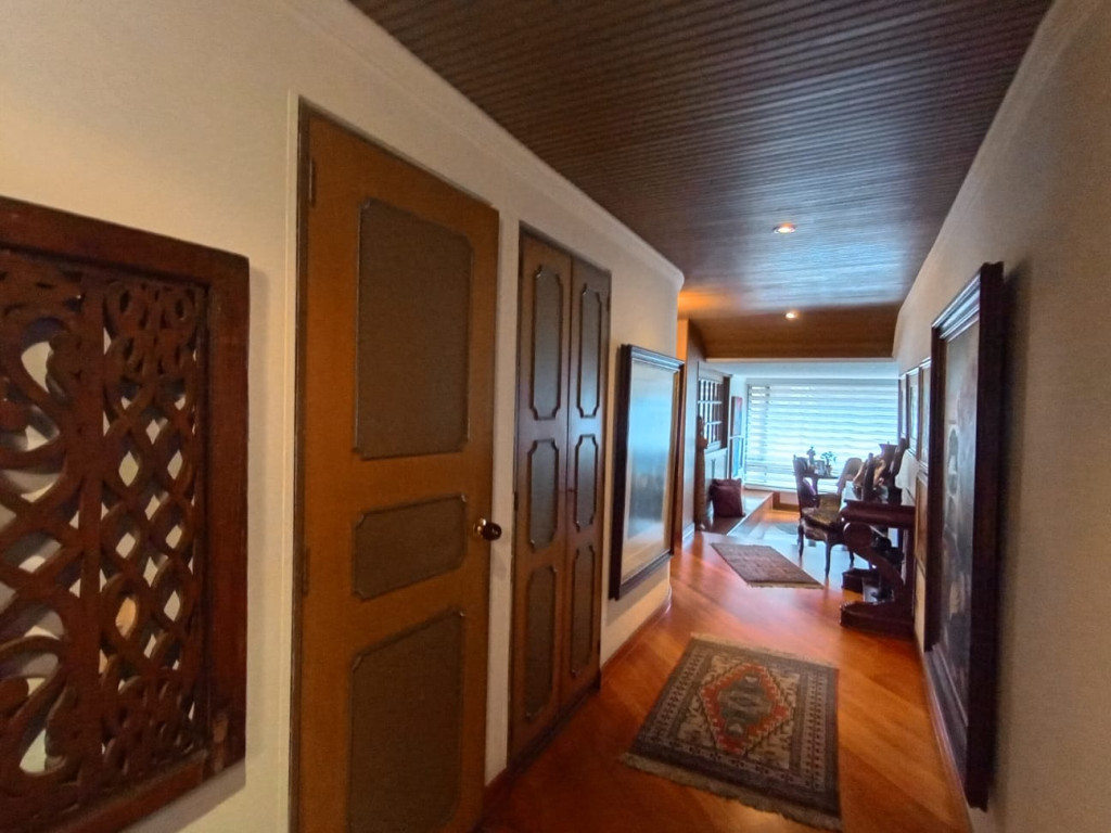 Apartamento de 3 alcobas en venta en Chico Norte, Bogotá, 178 m² · foto 22 de 24