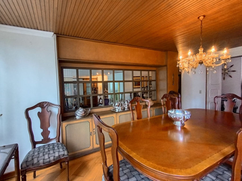 Apartamento de 3 alcobas en venta en Chico Norte, Bogotá, 178 m² · foto 6 de 24