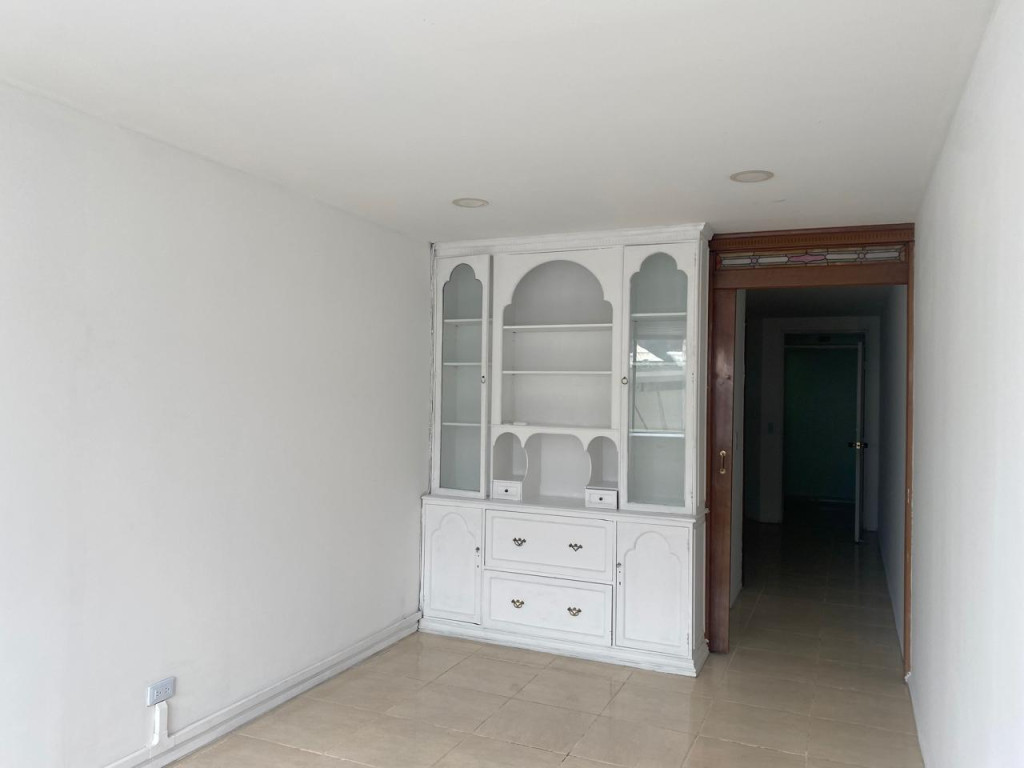 Oficina en arriendo en Santa Barbara Central, Bogotá, 27 m² · foto 3 de 10