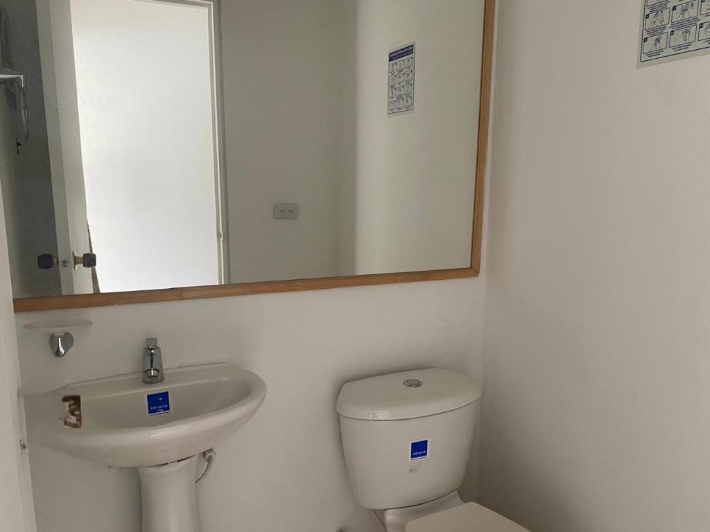 Oficina en arriendo en Santa Barbara Central, Bogotá, 27 m² · foto 10 de 10