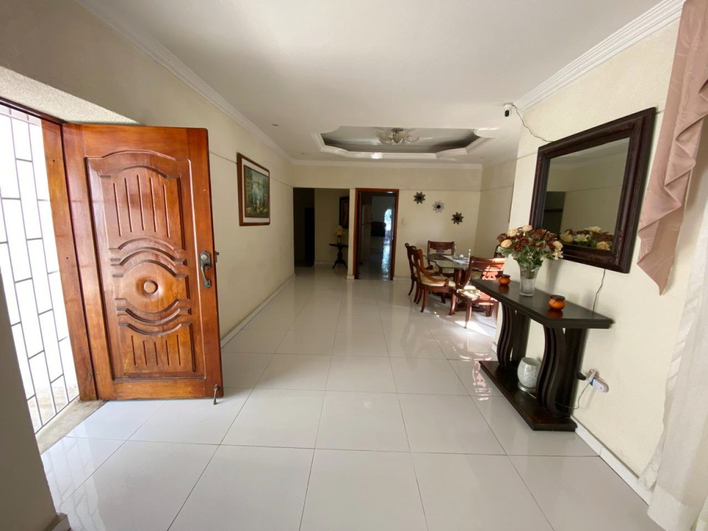 {{ ucwords(strtolower($inmueble['type'])) }}