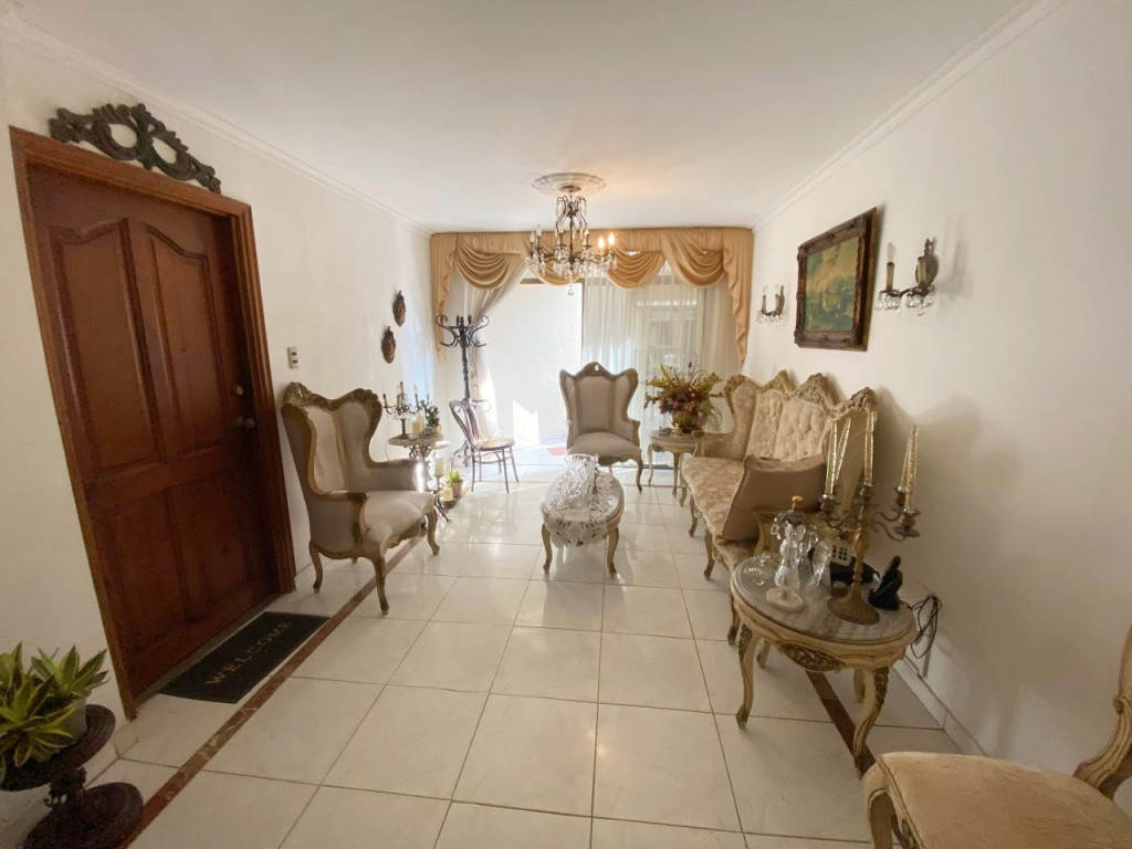 {{ ucwords(strtolower($inmueble['type'])) }}