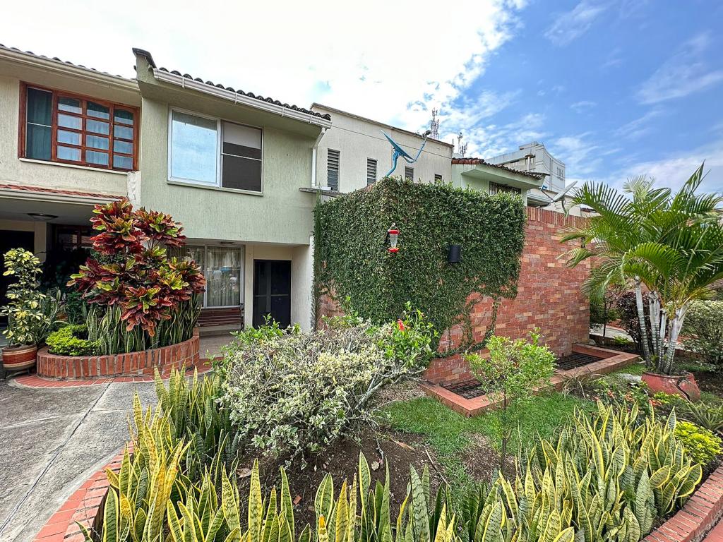 Casa Condominio En Venta - Ciudad Jardín, Cali