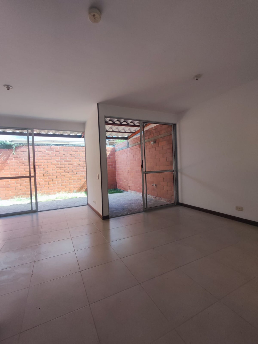 Casa En Venta - Ciudad Country - Jamundi, Jamundí