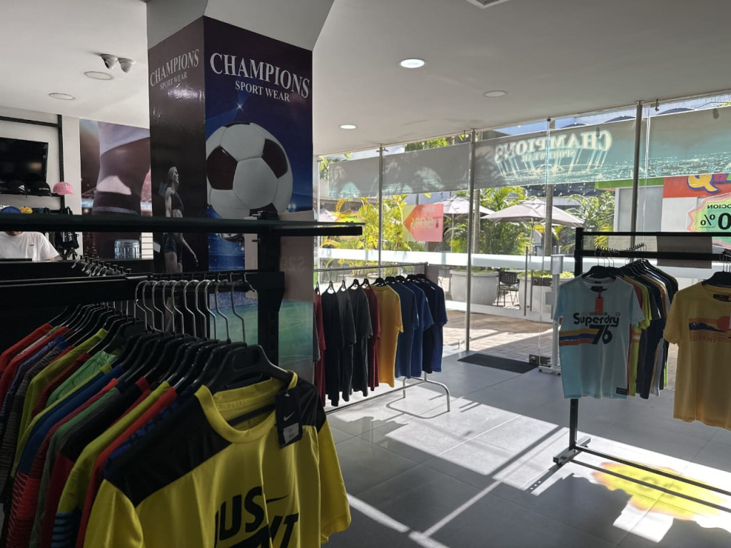 Local En Venta - Ciudad Jardín, Cali