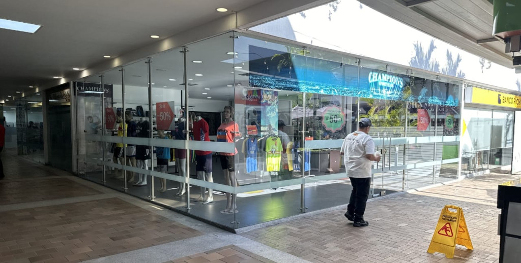 Local En Venta - Ciudad Jardín, Cali