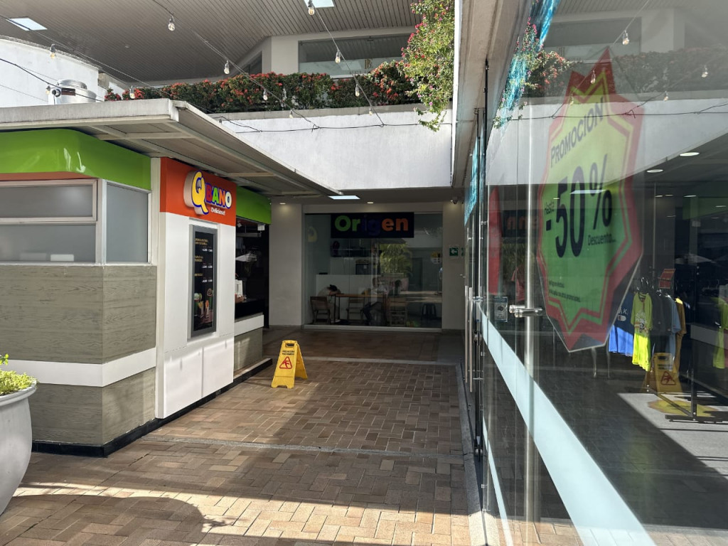 Local En Venta - Ciudad Jardín, Cali