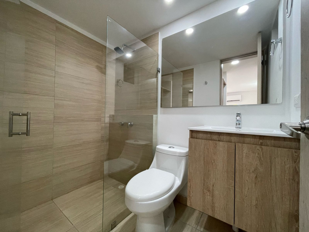 Apartamento En Venta - Urbanización La Flora, Cali