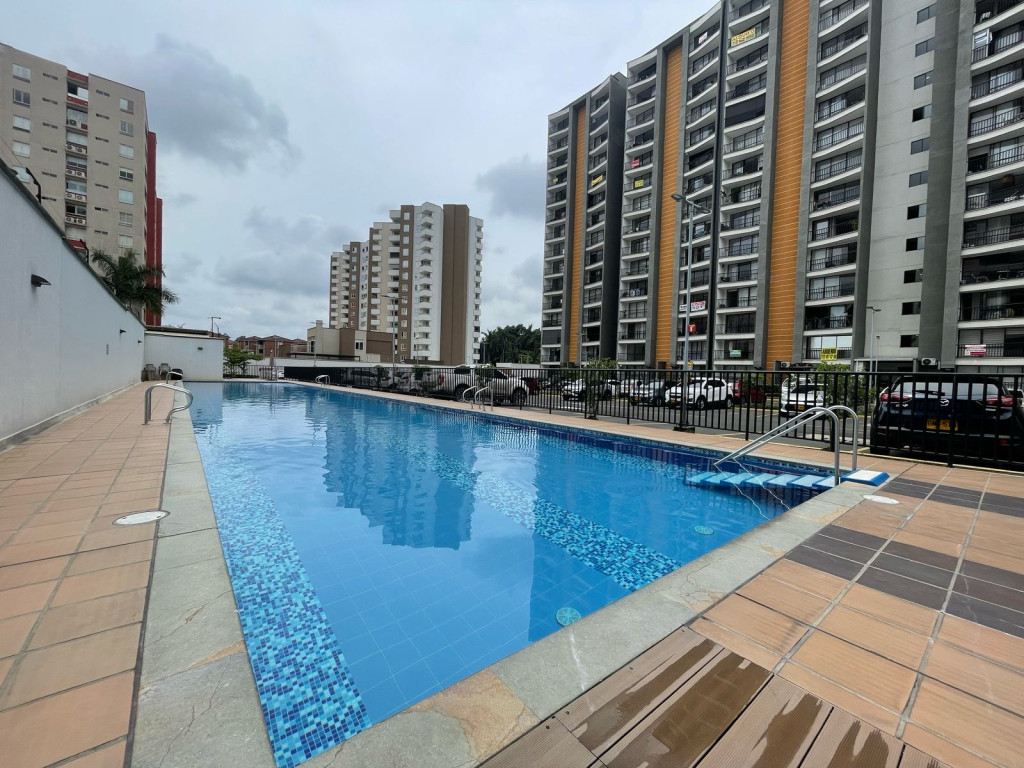Apartamento En Venta - Urbanización La Flora, Cali